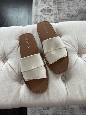 NEW Silent D Cream Canvas Slide Sandals Size 10